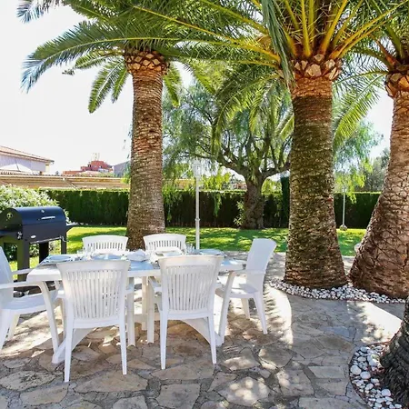 Casa vacanze Haus Mit Privatem Pool- Garten Und Privatem Park By Interhome