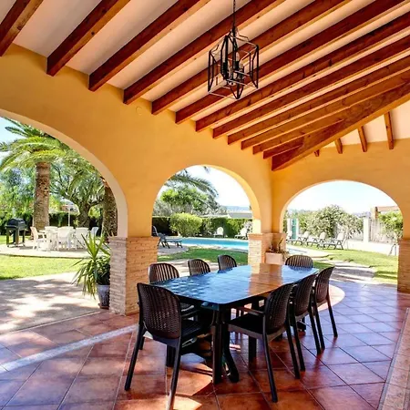 Holiday home Haus Mit Privatem Pool- Garten Und Privatem Park By Interhome