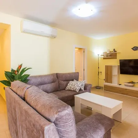 Casa vacanze Haus Mit Privatem Pool- Garten Und Privatem Park By Interhome