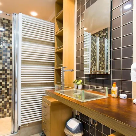 Haus Mit Privatem Pool- Garten Und Privatem Park By Interhome