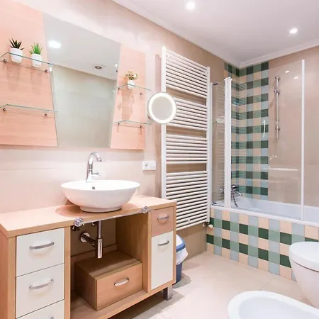 Casa vacanze Haus Mit Privatem Pool- Garten Und Privatem Park By Interhome