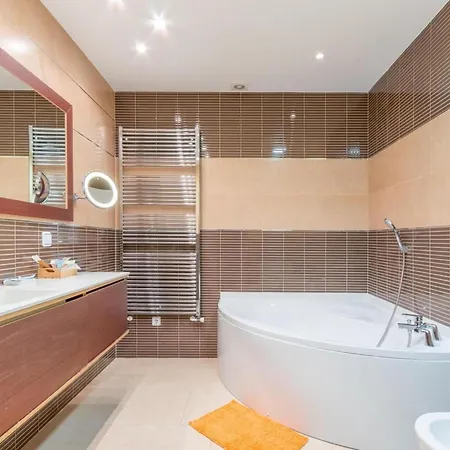Haus Mit Privatem Pool- Garten Und Privatem Park By Interhome Casa vacanze Dénia
