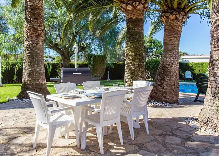 Haus Mit Privatem Pool- Garten Und Privatem Parkplatz By Interhome Сasa de vacaciones