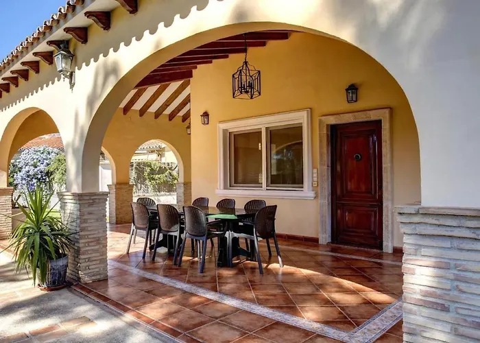 Сasa de vacaciones Haus Mit Privatem Pool- Garten Und Privatem Parkplatz By Interhome Dénia