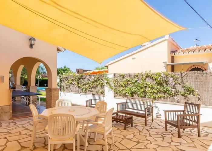 Сasa de vacaciones Haus Mit Privatem Pool- Garten Und Privatem Parkplatz By Interhome *