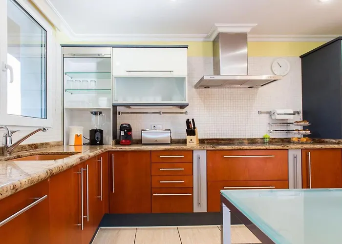 Сasa de vacaciones Haus Mit Privatem Pool- Garten Und Privatem Parkplatz By Interhome