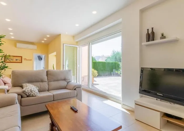 Haus Mit Privatem Pool- Garten Und Privatem Parkplatz By Interhome * Dénia