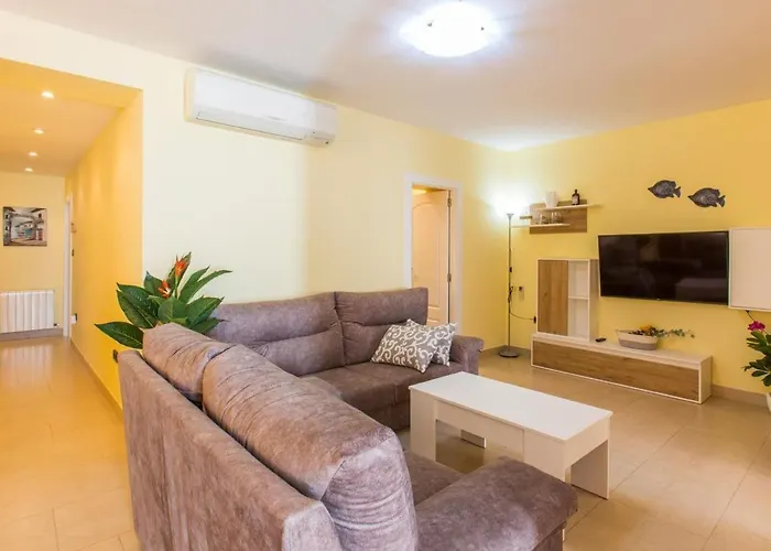 Сasa de vacaciones Haus Mit Privatem Pool- Garten Und Privatem Parkplatz By Interhome