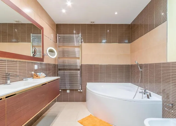 Haus Mit Privatem Pool- Garten Und Privatem Parkplatz By Interhome Сasa de vacaciones Dénia