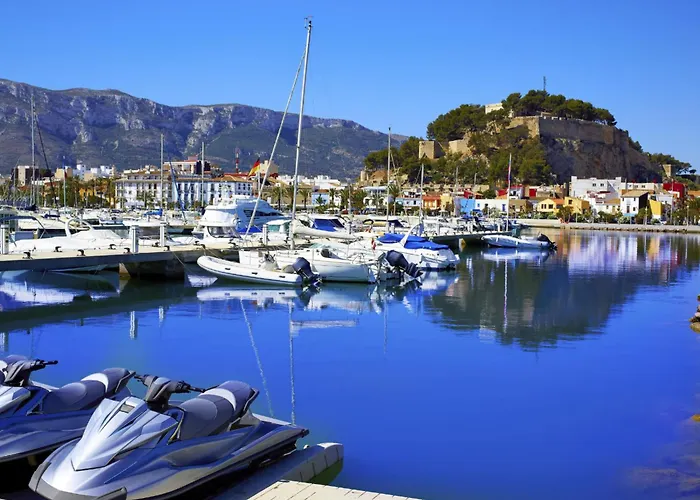 Haus Mit Privatem Pool- Garten Und Privatem Parkplatz By Interhome *