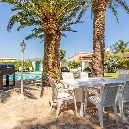 Haus Mit Privatem Pool- Garten Und Privatem Parkplatz By Interhome *