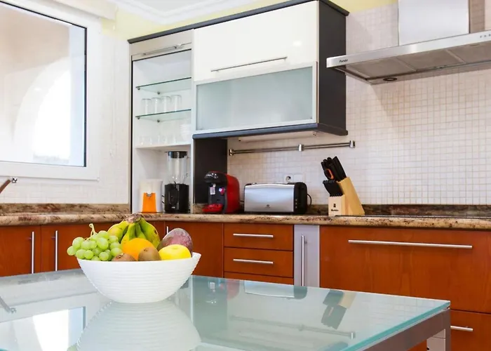 Haus Mit Privatem Pool- Garten Und Privatem Parkplatz By Interhome Hébergement de vacances