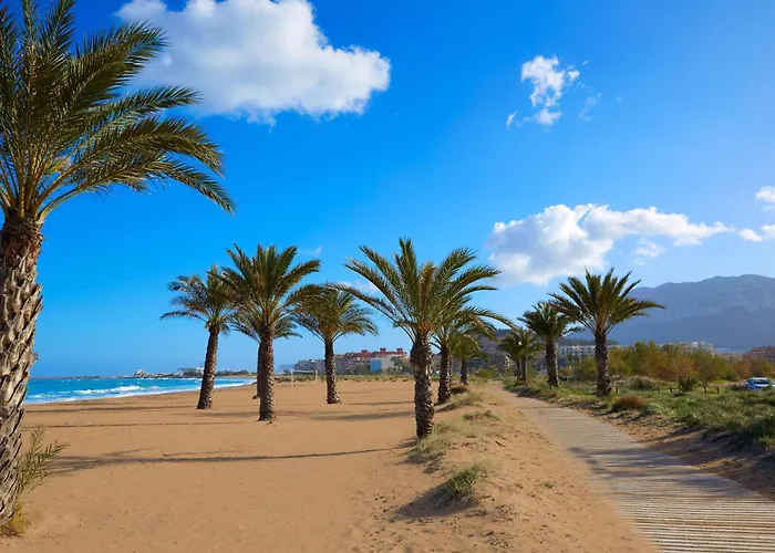 Haus Mit Privatem Pool- Garten Und Privatem Parkplatz By Interhome Hébergement de vacances *